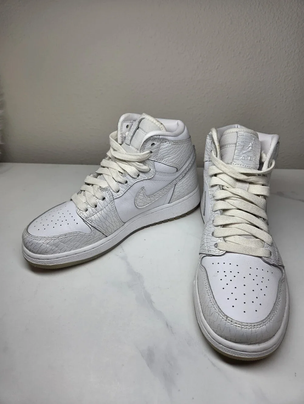 Air Jordan 1 Mid GS White Snakeskin Textured Sneakers Kids Youth Size 4.5Y